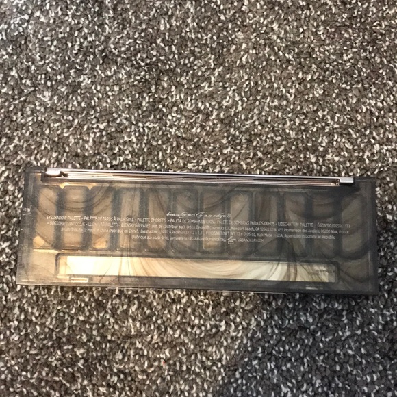 Naked Urban Decay Smokey Palette - Picture 3 of 4